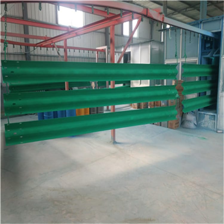 護(hù)欄板的保養(yǎng)有多重要？
                  