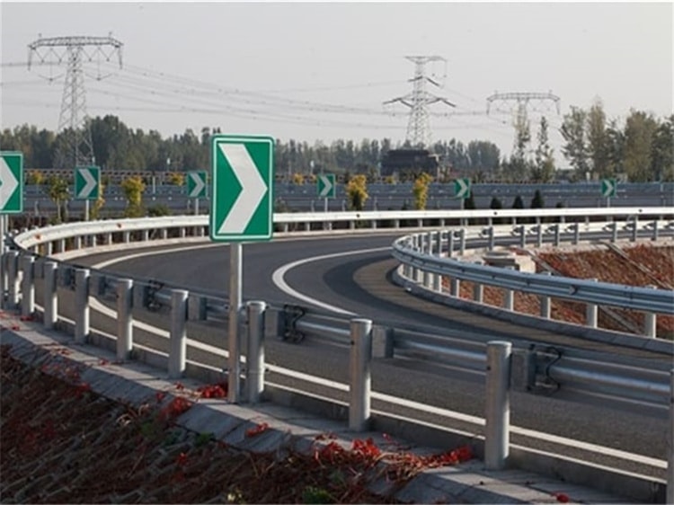 濰青六標(biāo)二分部跨沈海高速涉路段第二次調(diào)流順利完成