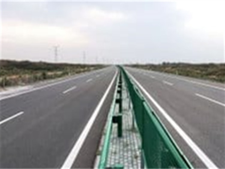 波形護欄板適合應用在什么道路上？