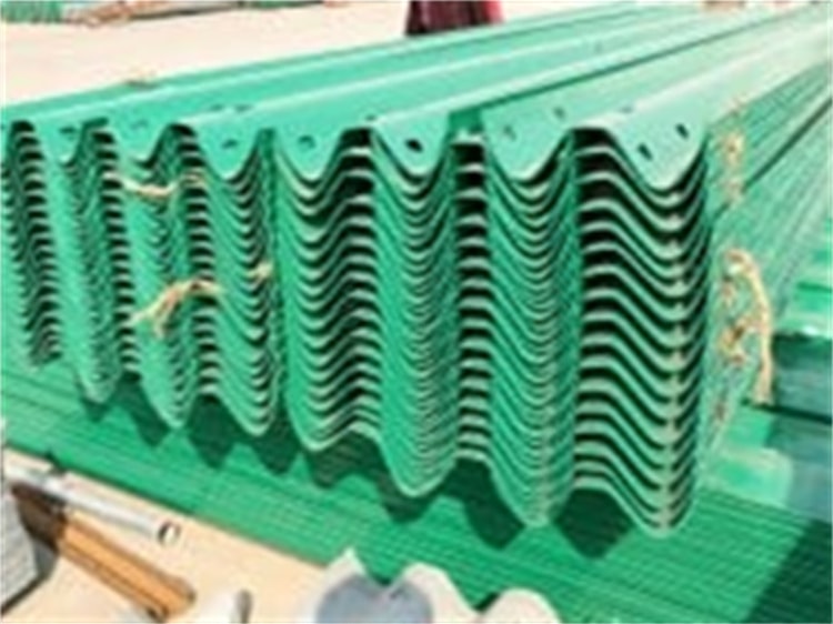 高速波形護(hù)欄板成套配件有哪些？及各種配件用量