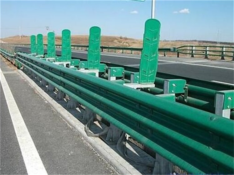 購買波形護欄板，廠家負責安裝嗎？