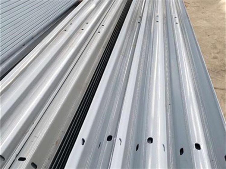 三波護(hù)欄板